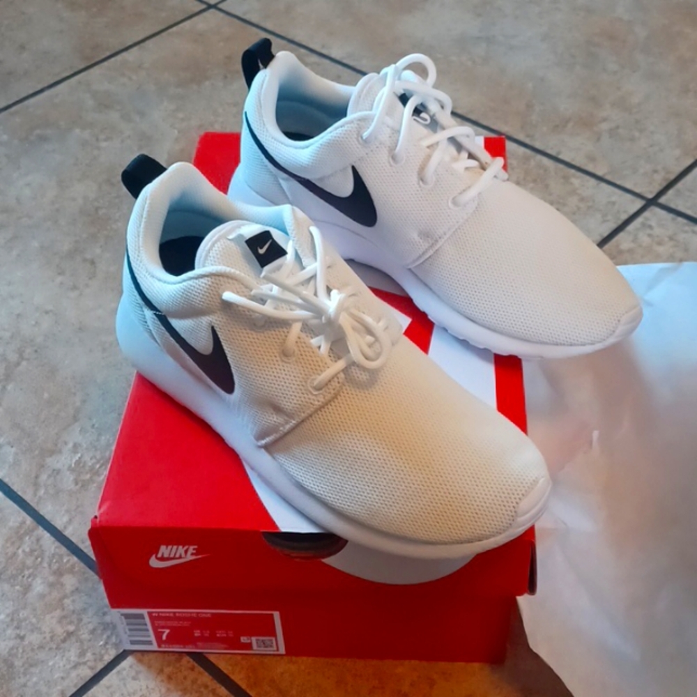 COPY - NIKE ROSHE ONE